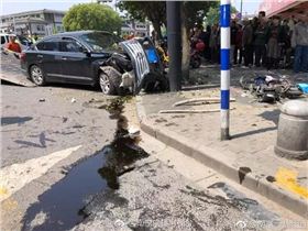 南京突發車禍3.jpg