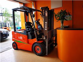 江北龍工電動叉車