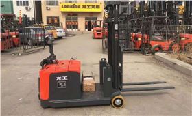 電動堆高車 電動堆高車