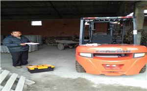 嚴寒冬日，六合龍工叉車交車忙