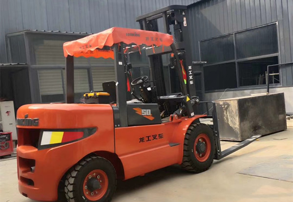 龍工小5噸叉車
